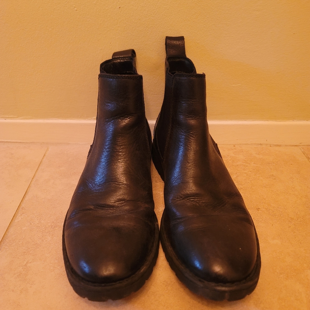 Black Beam Chelsea Boots